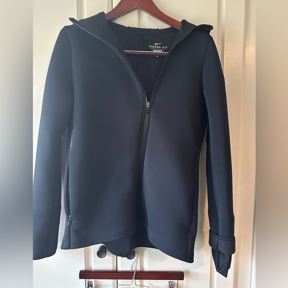 Nike therma fit hooded jacket with thumb holes